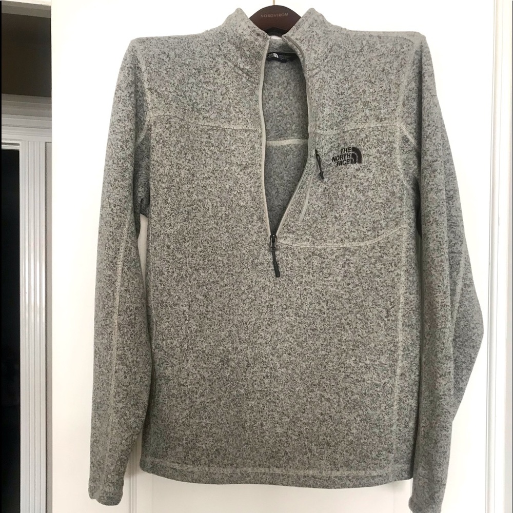 Like New Men’s North Face Half Zip Pullover